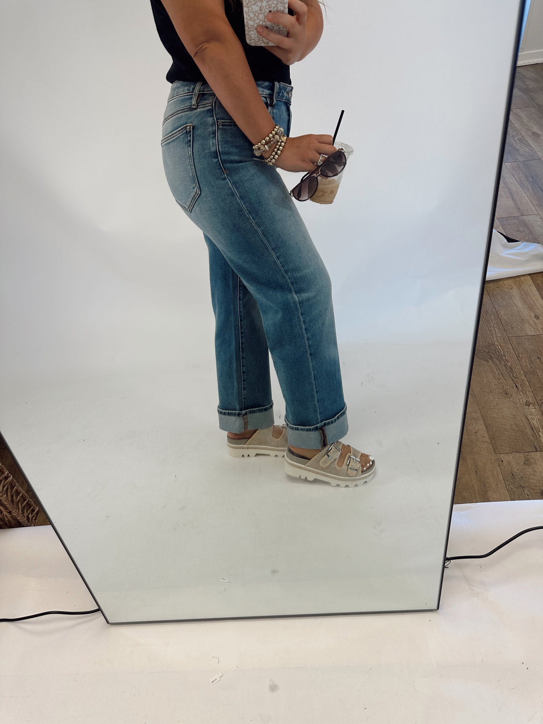 ELLA Mid Rise Wide Straight