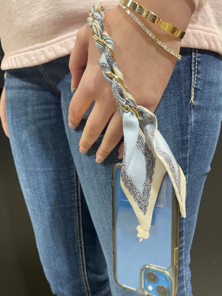 The Luxe Link Phone Chain