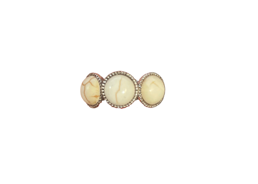 Vintage Glam Ring - Ivory