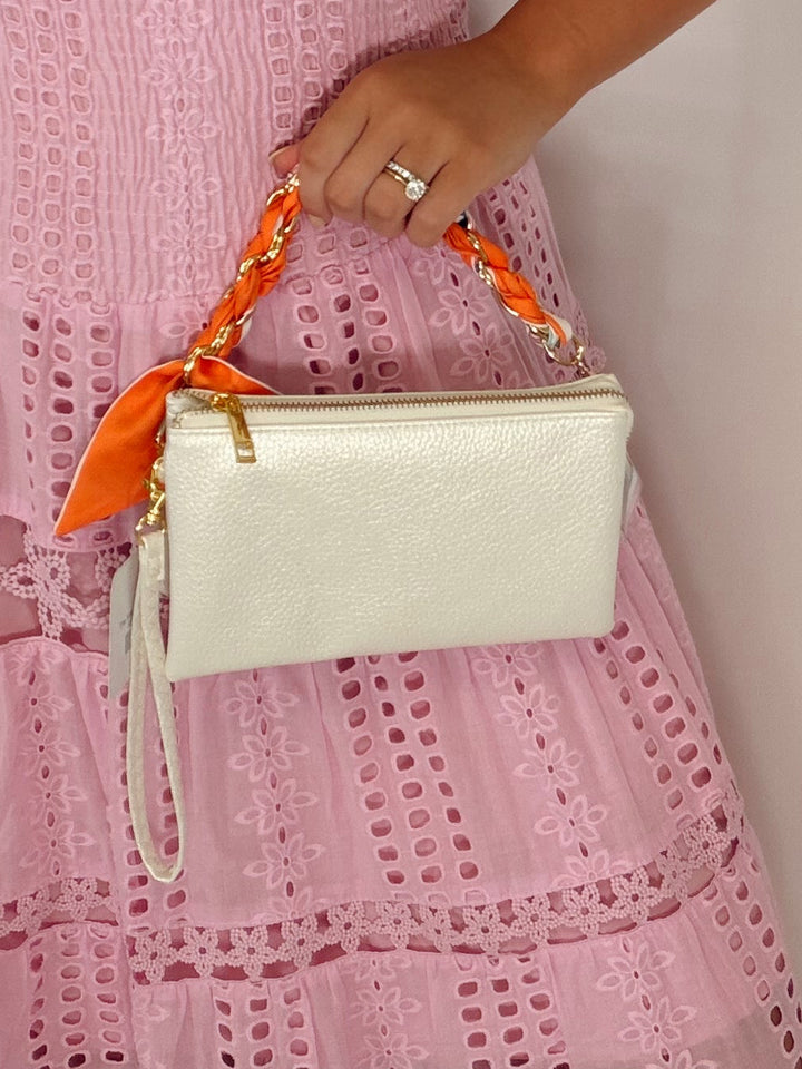 The Simple Chic Clutch