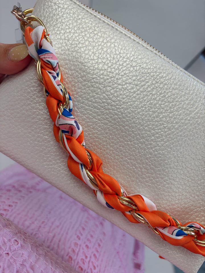 The Luxe Link Phone Chain