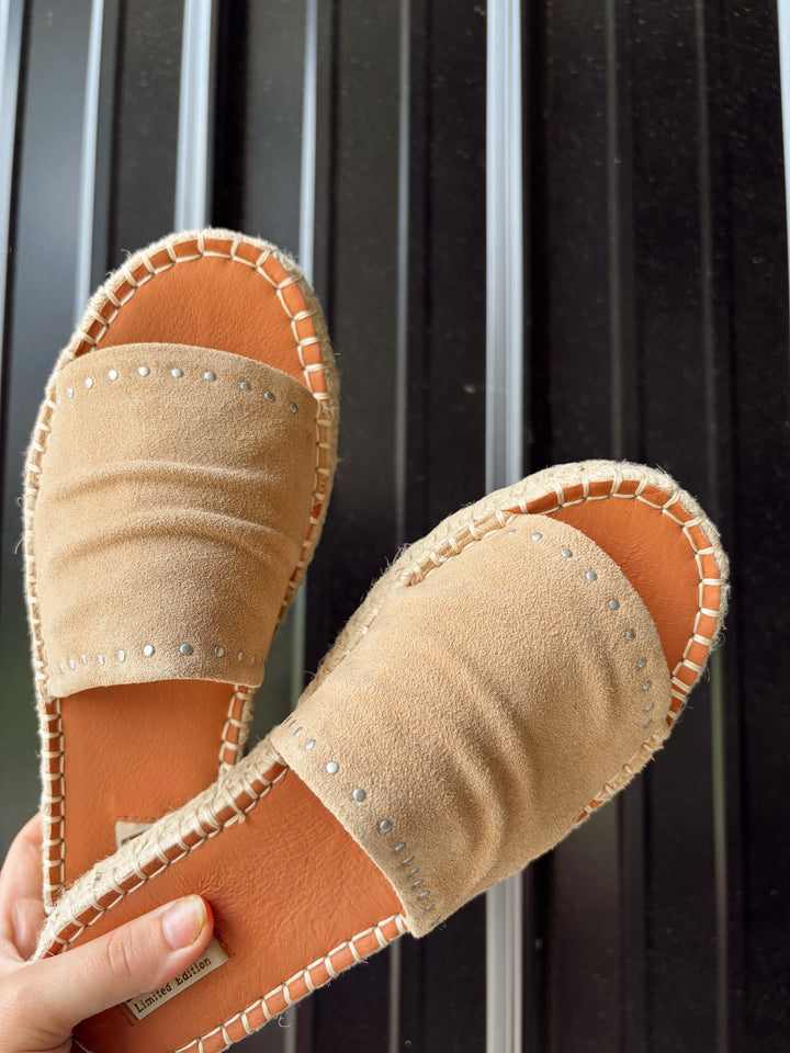 Dahya Sandal