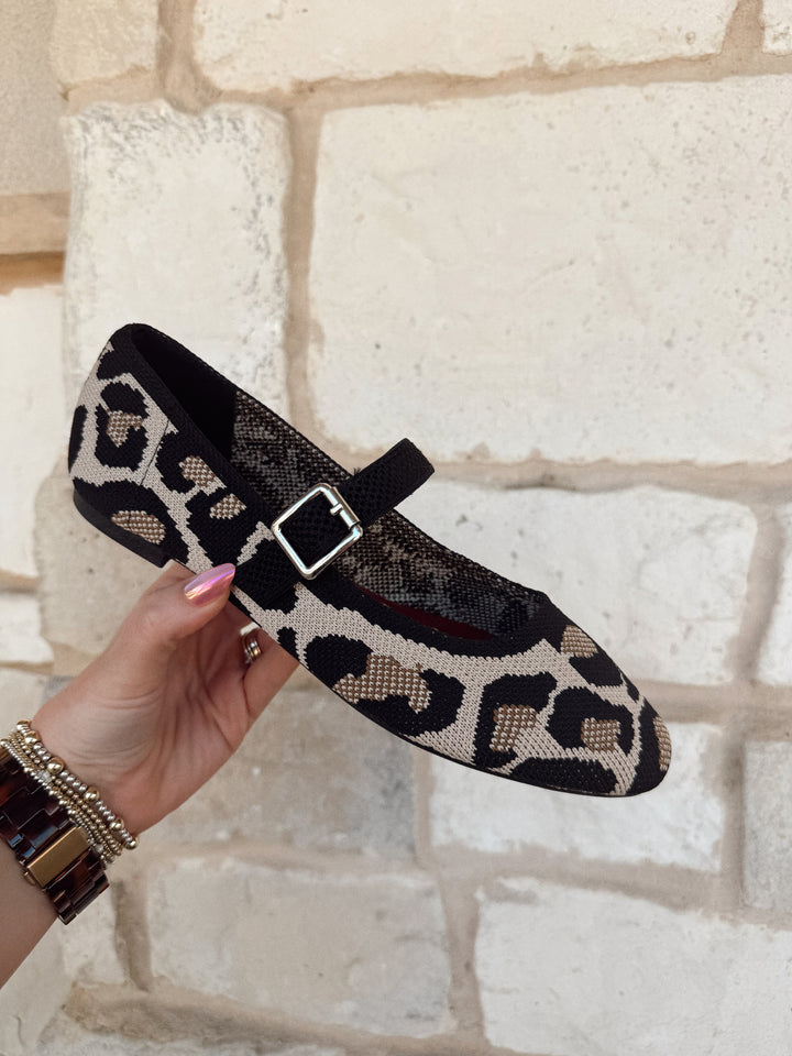 Chic Step Flat