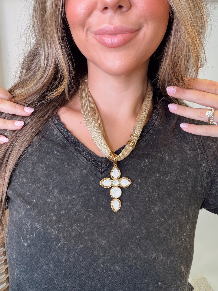 Gilded Grace Necklace - Water Resistant