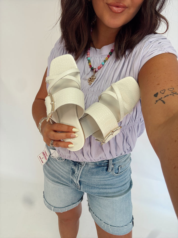 The Penny Whitew/Buckle Detail