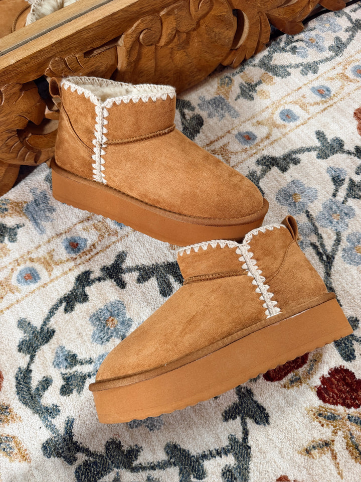 Groove Detailed Ankle Boot