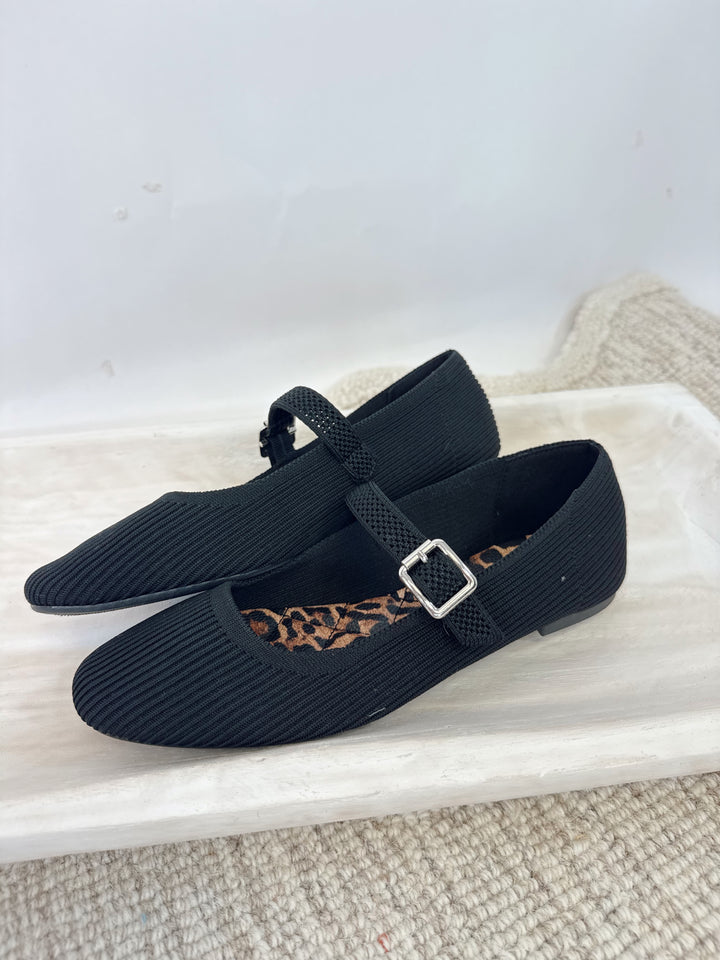 Chic Step Flat