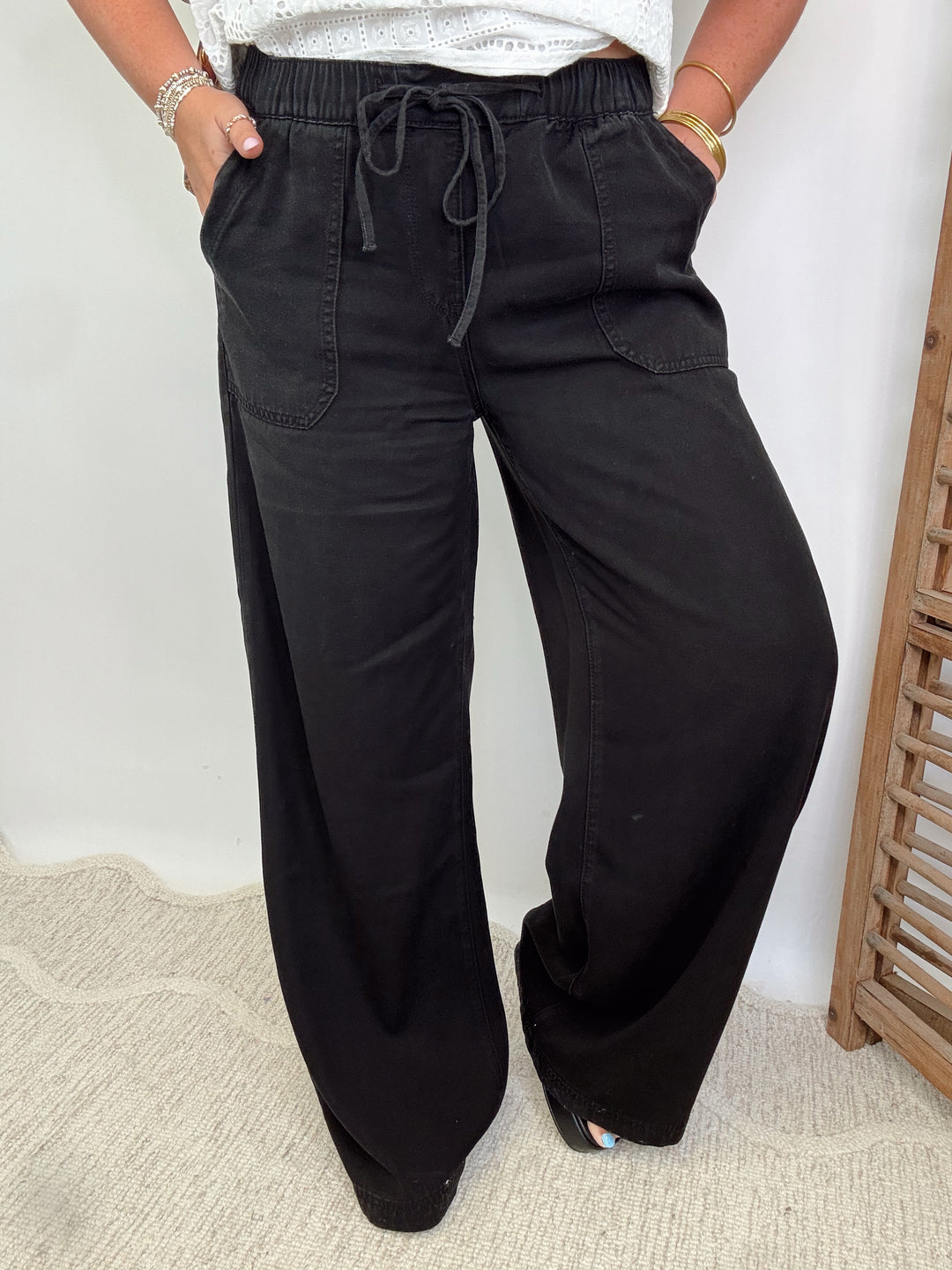 The Noir Flow Pants