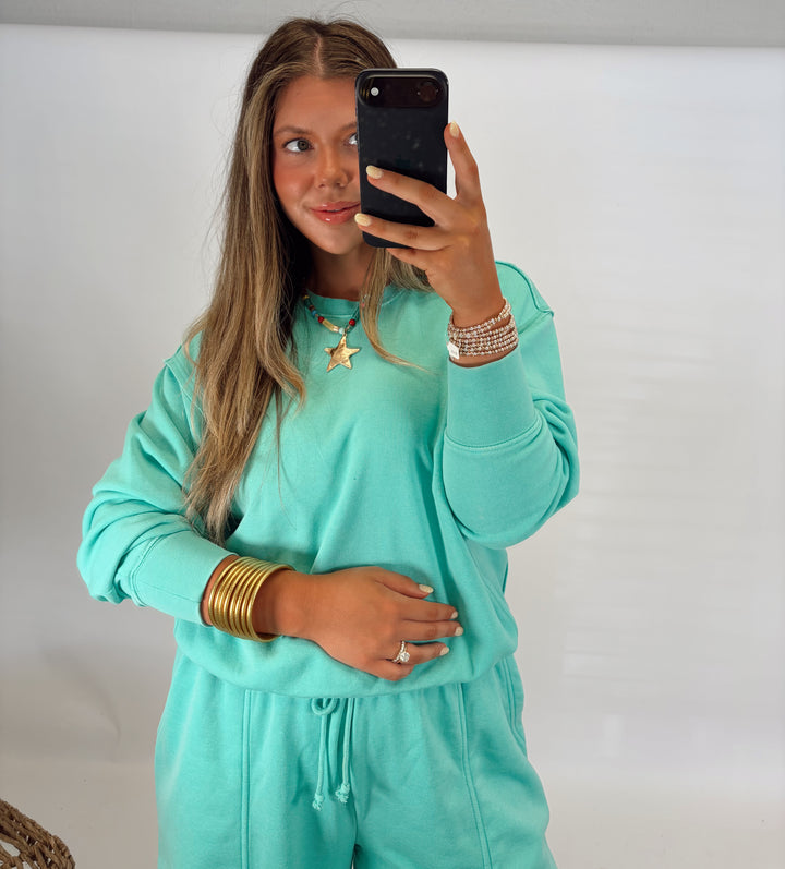 The Casual Days Pullover
