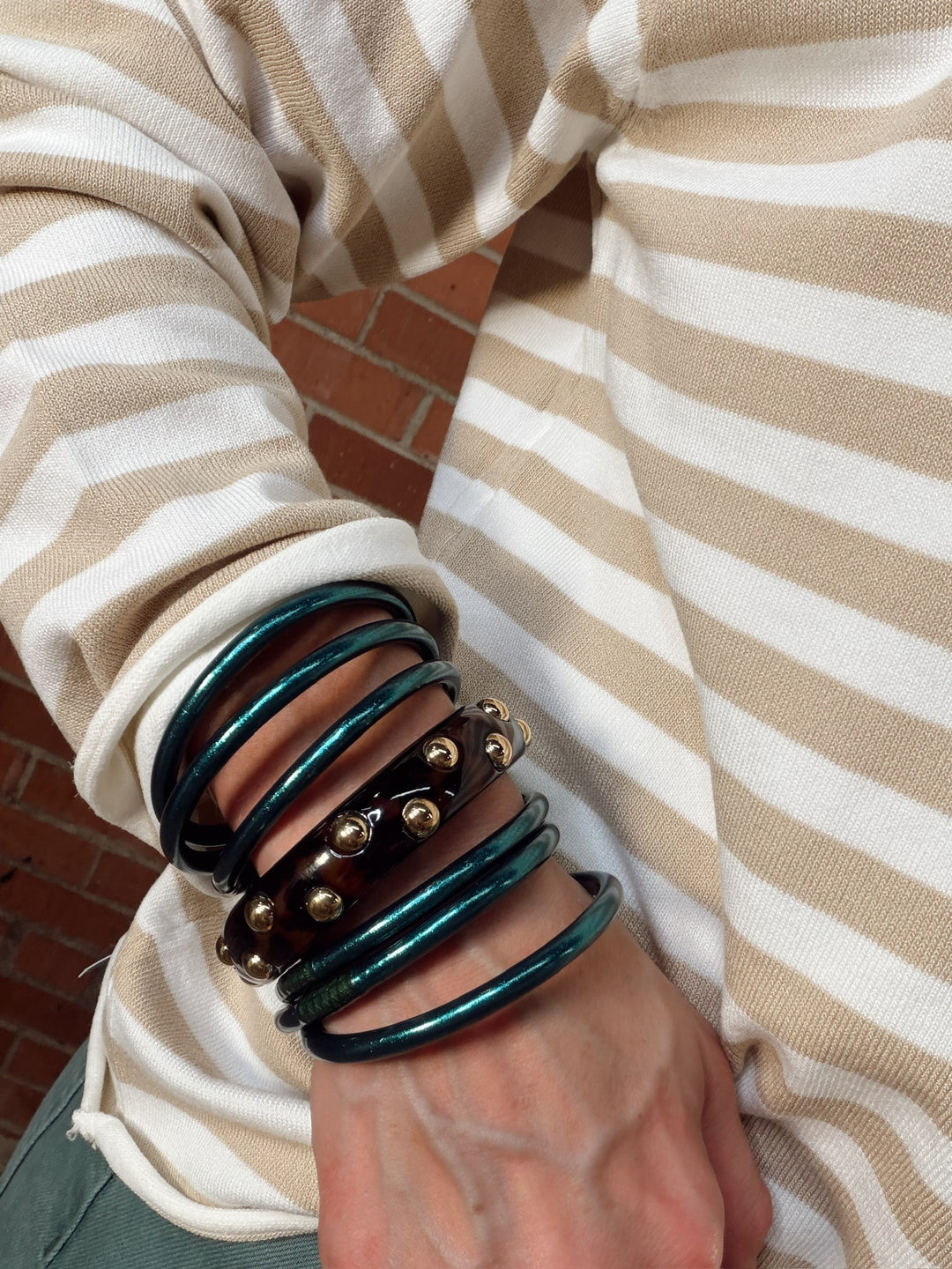 Avery Studded Bangle - Tortoise