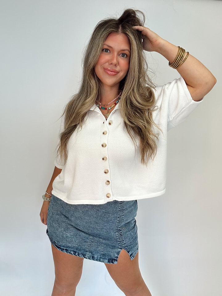 Light Layer Button Knit