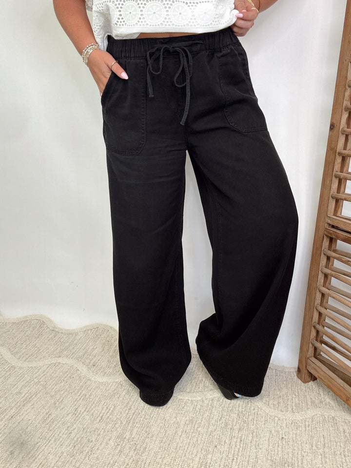 The Noir Flow Pants