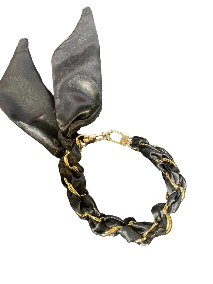 The Luxe Link Phone Chain