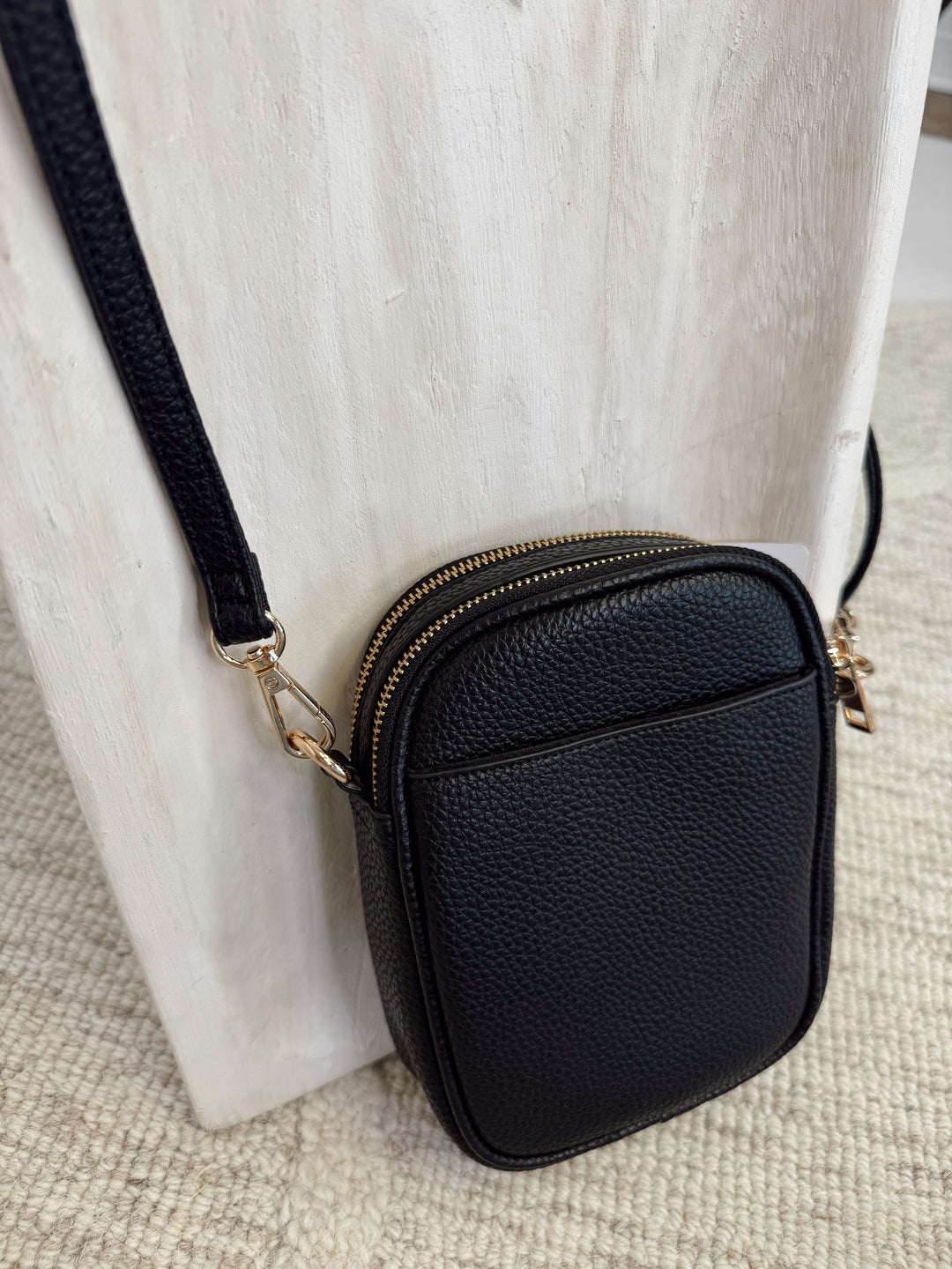 Minimal Moments Crossbody