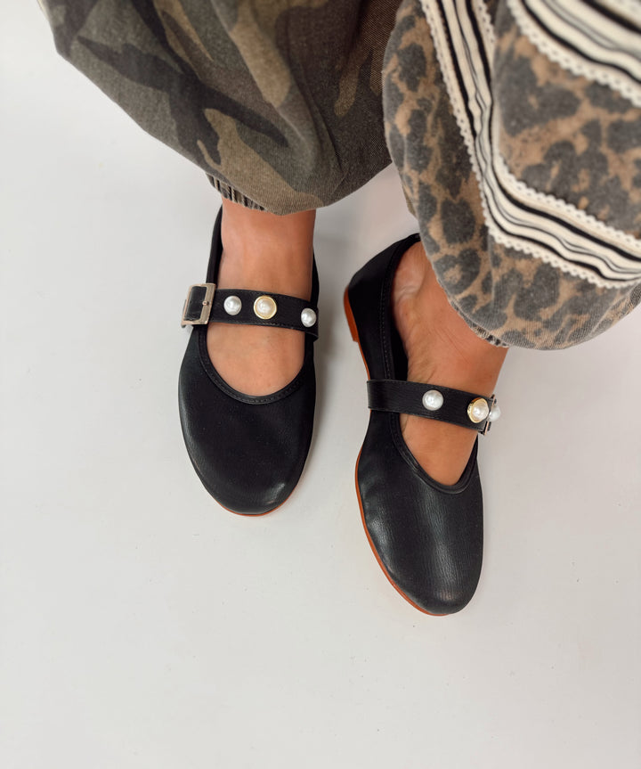 The Pearl Touch Flat