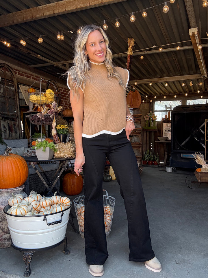 Making Moves Scallop Trim Sweatery