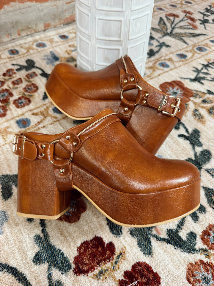 Sawyer Platform Clog