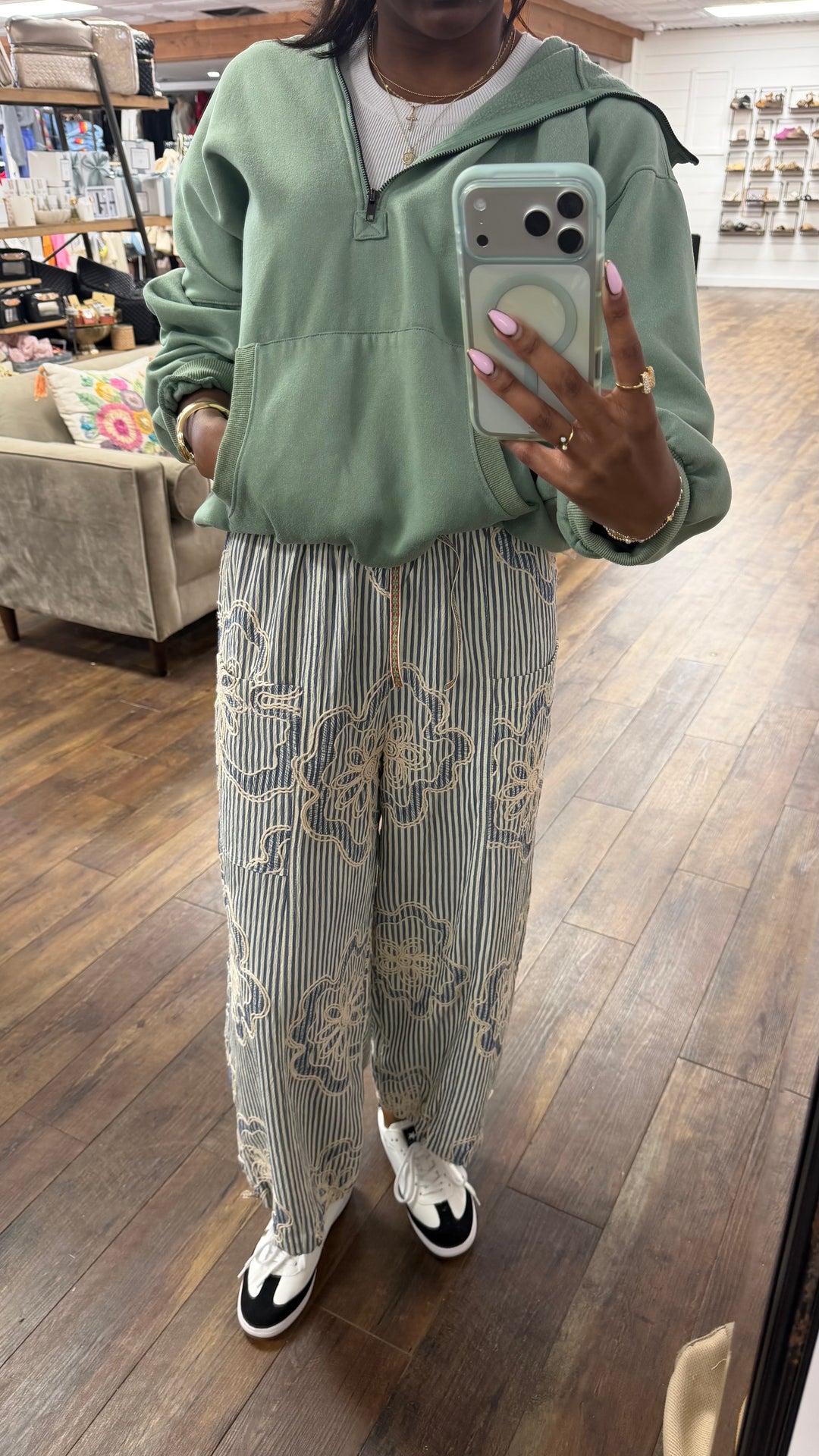 Embroidered Bloom Pant